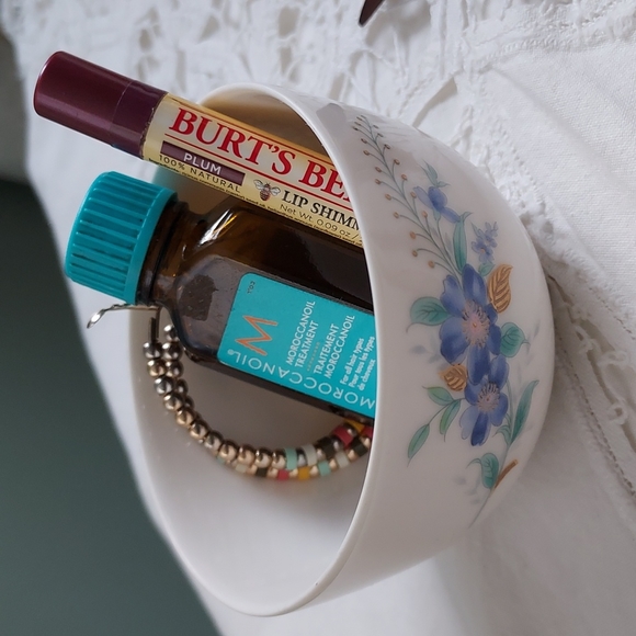 AKECHI teacup macha bowl gold leaf blue flowers crisp white Japanese catchall - Picture 16 of 16